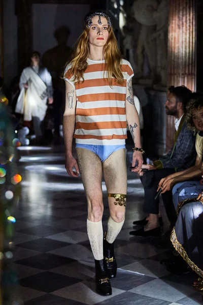Look 61